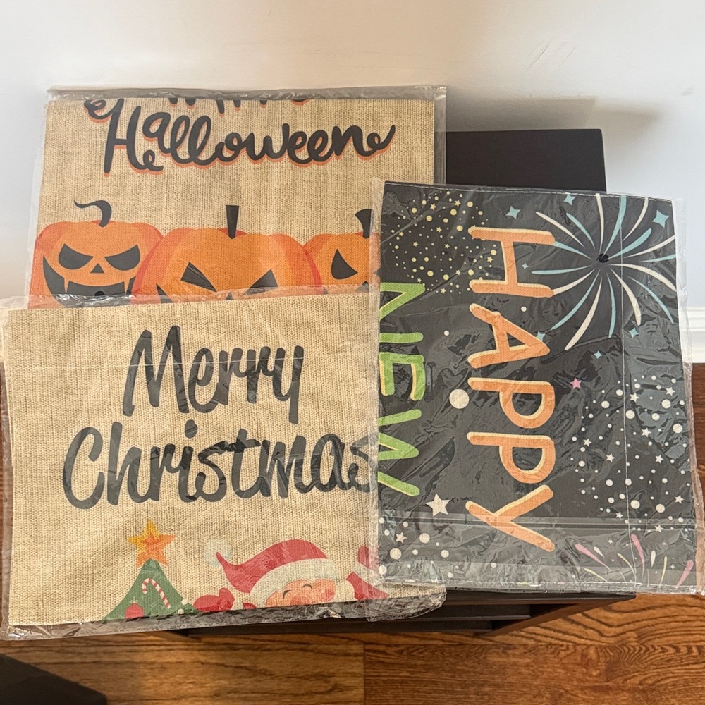 NWT Festive Holiday Burlap Banners